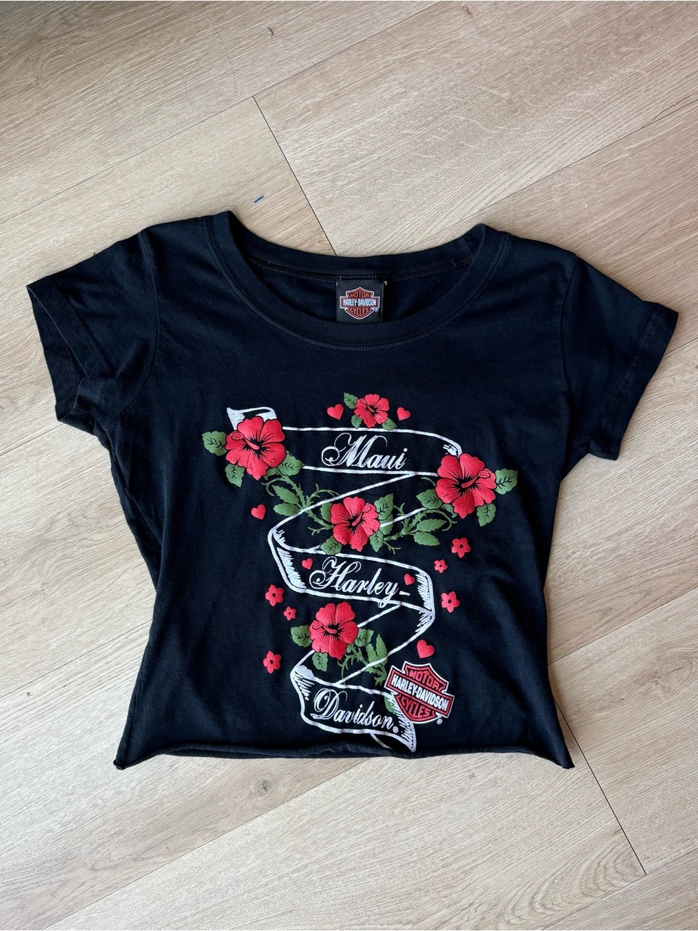 Maui Harley Davidson y2k black baby tee with red floral design